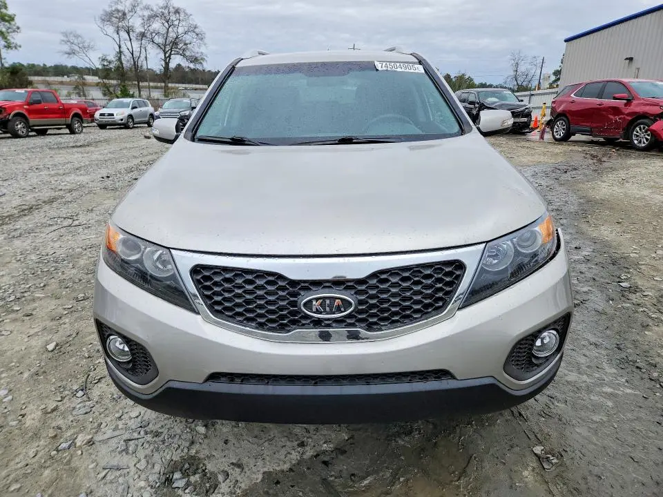 2013 KIA SORENTO LX  