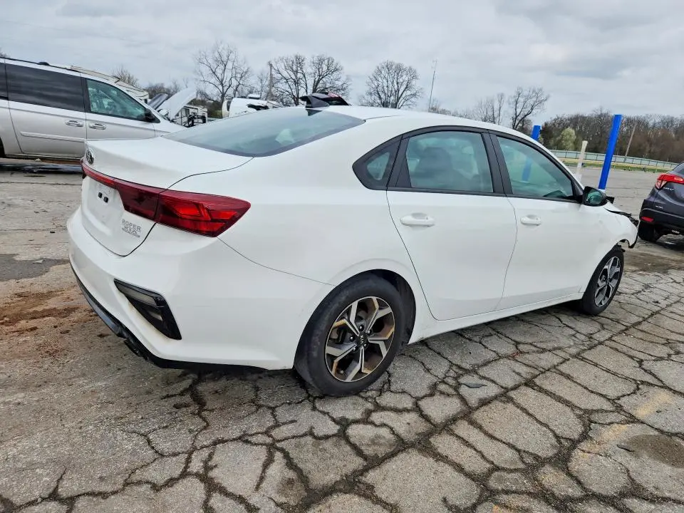 2021 KIA FORTE LXS  