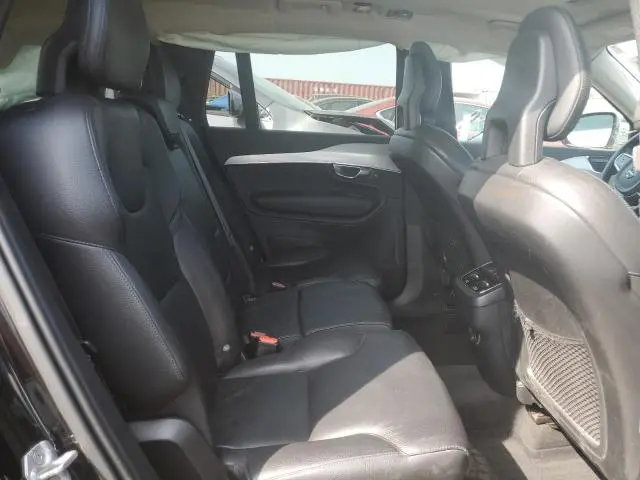 2017 VOLVO XC90 T6  