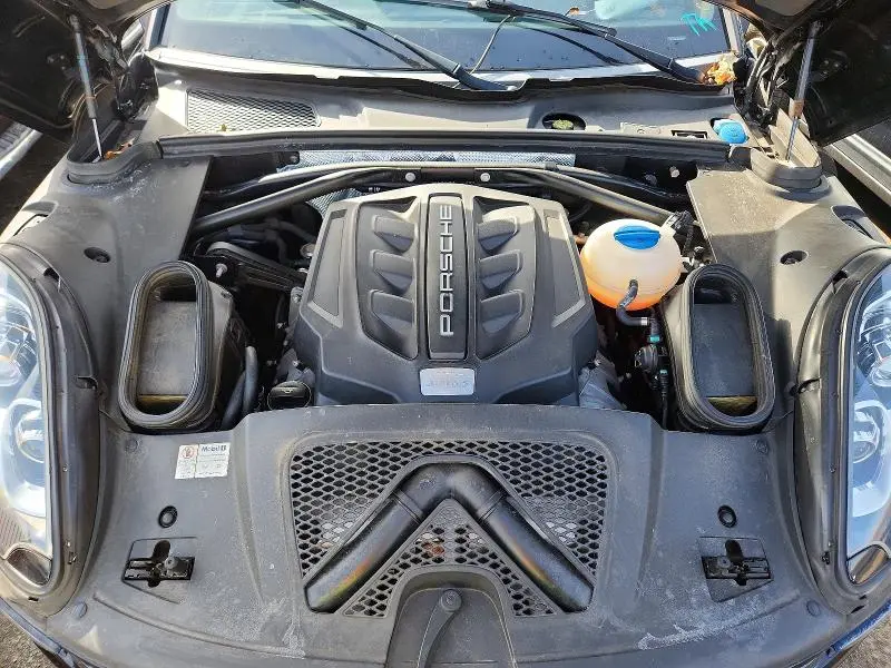 2015 PORSCHE MACAN S  