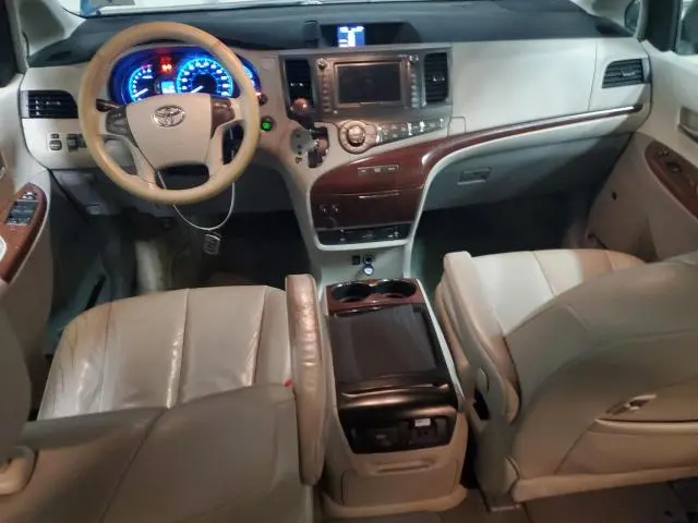 2011 TOYOTA SIENNA XLE  