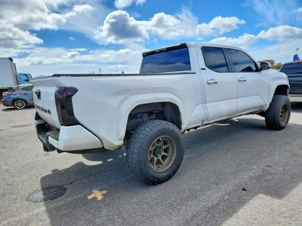 2025 TOYOTA TACOMA SR5  