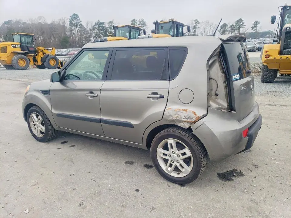 2011 KIA SOUL +  