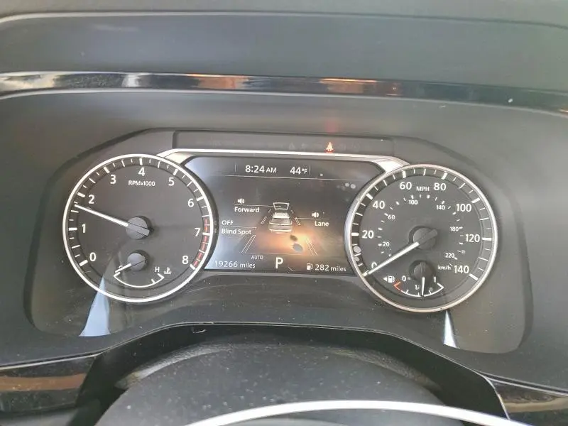 2024 NISSAN PATHFINDER SV  