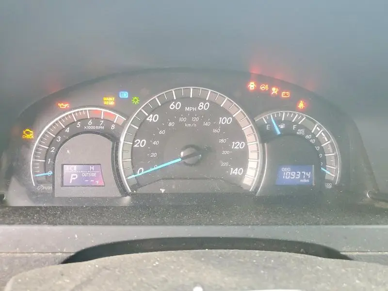 2014 TOYOTA CAMRY SE  