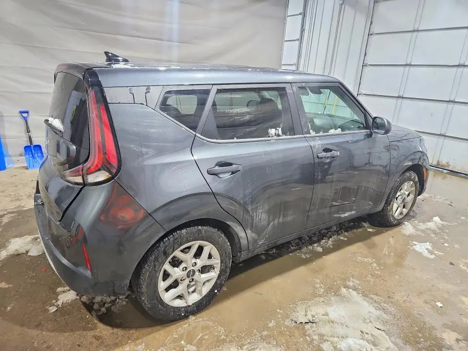 2023 KIA SOUL LX  