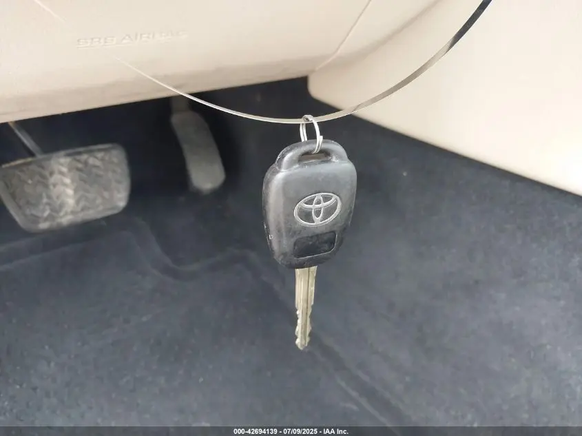 2012 TOYOTA CAMRY LE