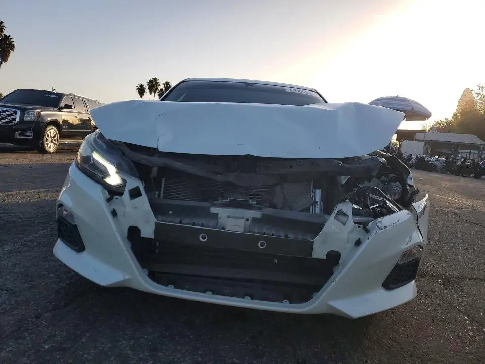 2020 NISSAN ALTIMA SR  