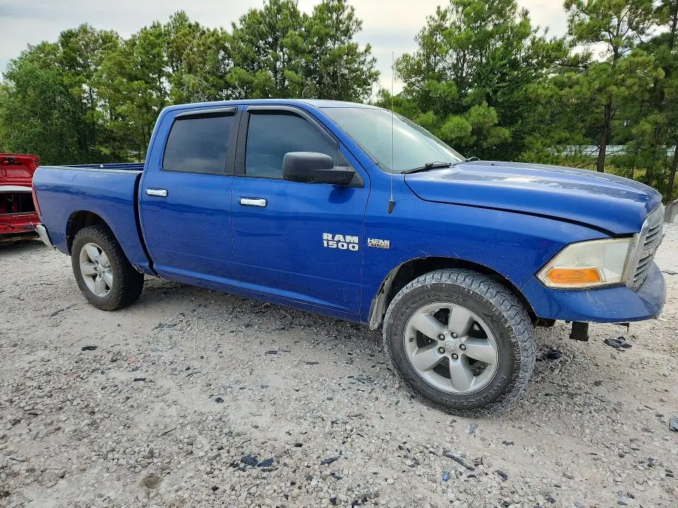 2016 RAM 1500 SLT  
