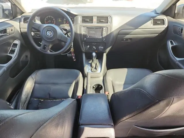 2011 VOLKSWAGEN JETTA SE  