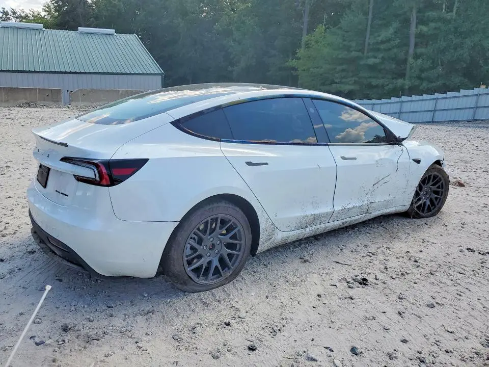 2026 TESLA MODEL 3   