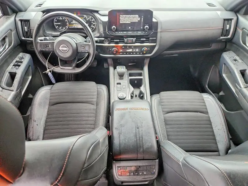 2023 NISSAN PATHFINDER SV  