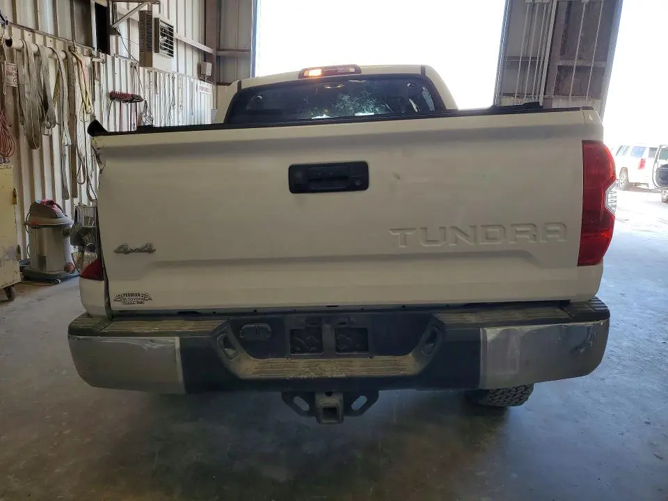 2018 TOYOTA TUNDRA SR5  
