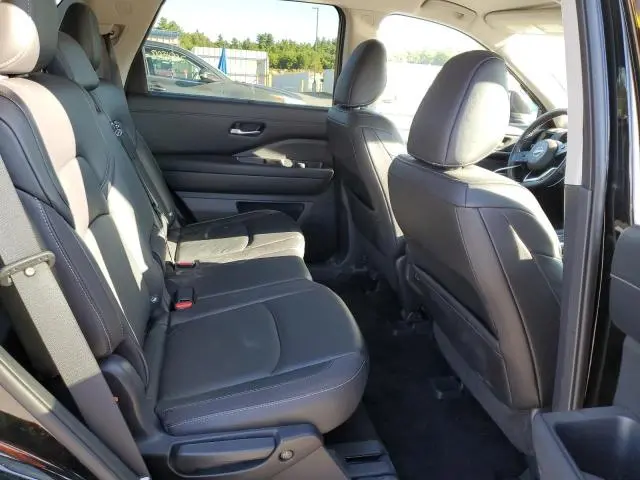 2022 NISSAN PATHFINDER SL  