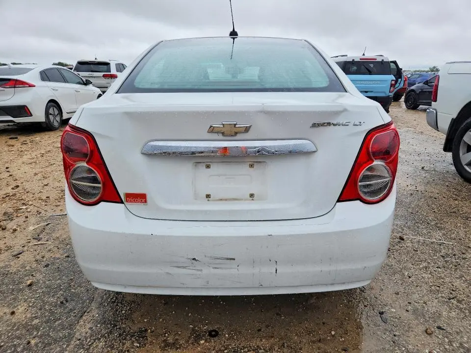 2015 CHEVROLET SONIC LT  