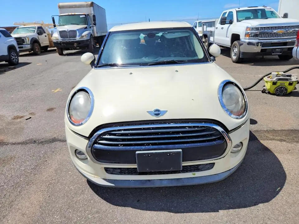 2017 MINI COOPER   
