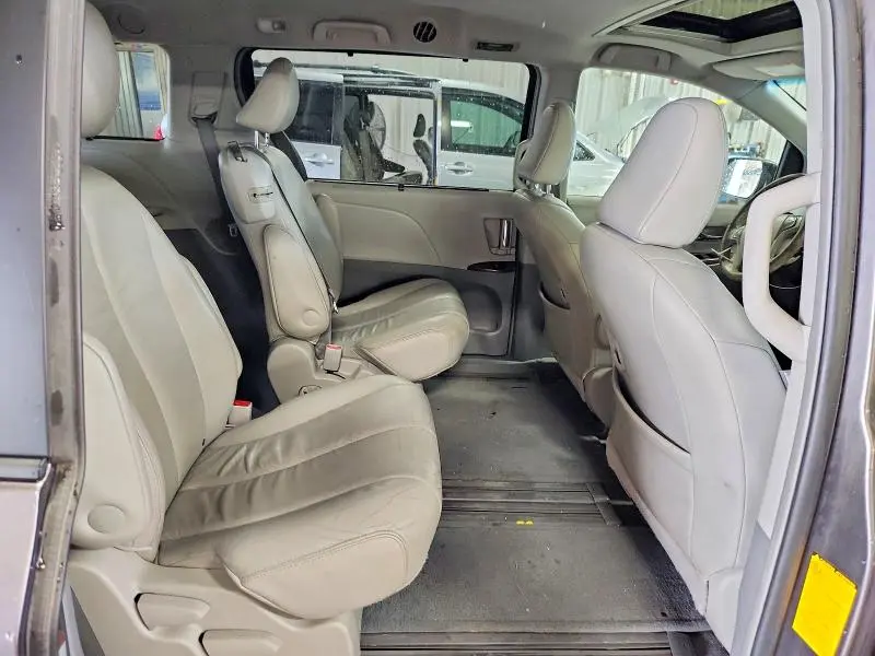 2011 TOYOTA SIENNA XLE 8-PASSENGER  
