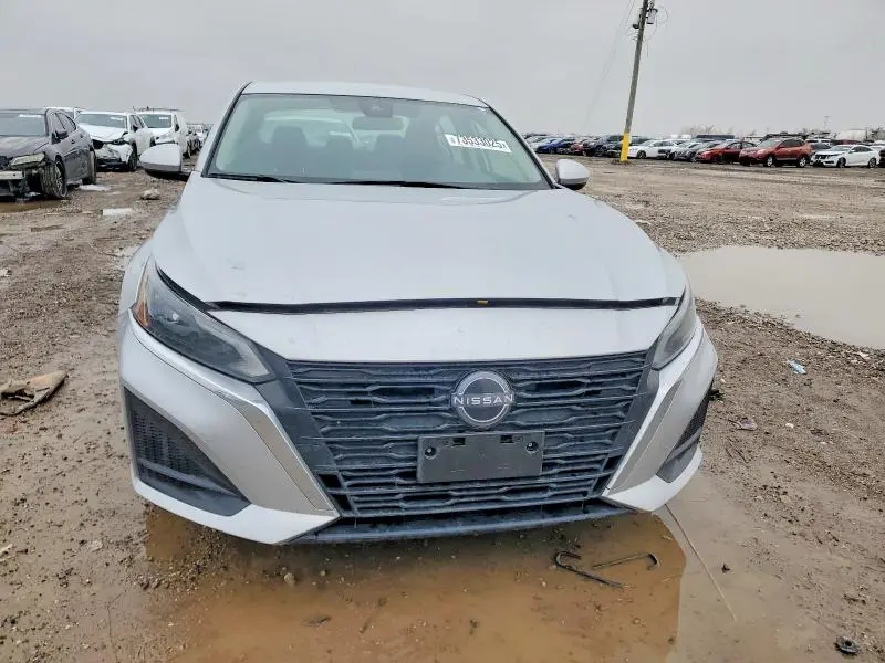 2023 NISSAN ALTIMA SV  