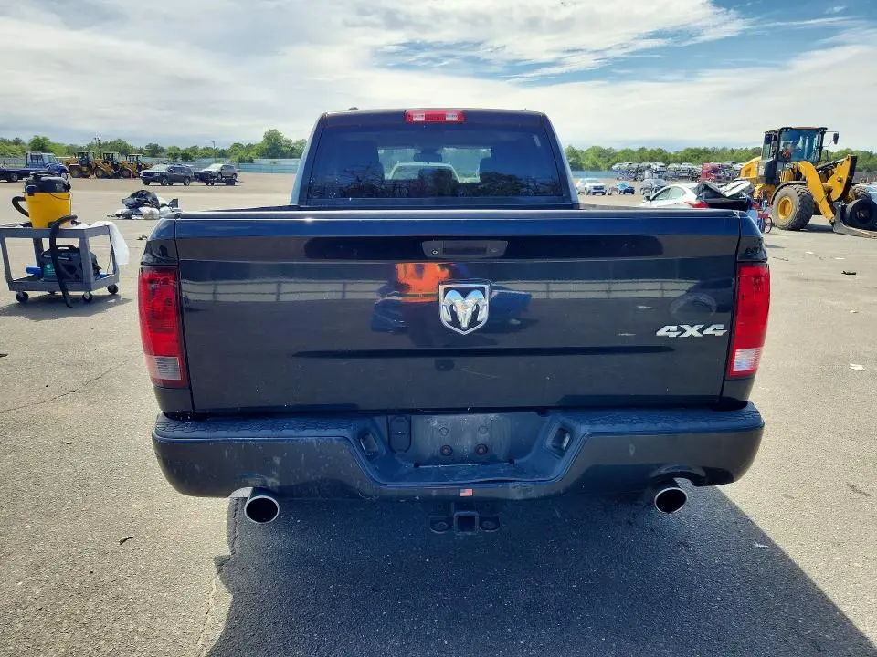 2015 RAM 1500 ST  