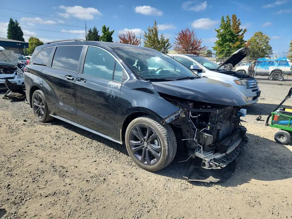 2023 TOYOTA SIENNA XSE 7-PASSENGER  