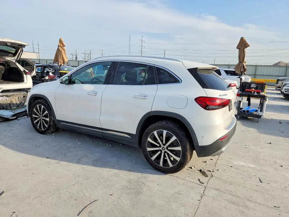 2023 MERCEDES-BENZ GLA 250 4MATIC  