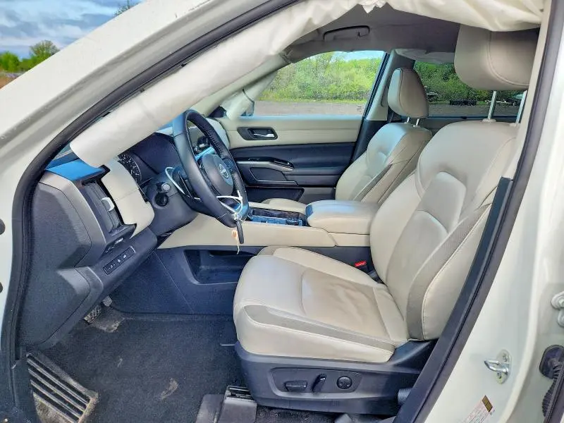 2022 NISSAN PATHFINDER SL  