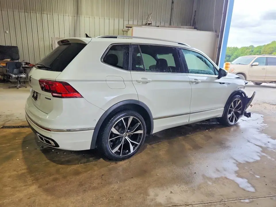 2024 VOLKSWAGEN TIGUAN SEL R-LINE BLACK  
