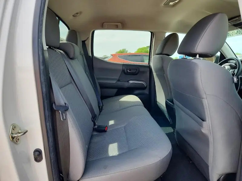2022 TOYOTA TACOMA SR5 V6  
