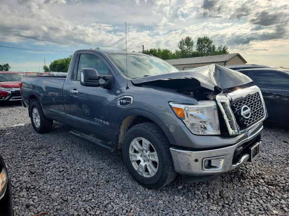 2017 NISSAN TITAN SV  