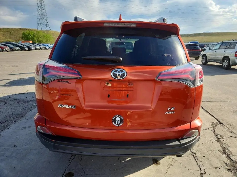2016 TOYOTA RAV4 LE  