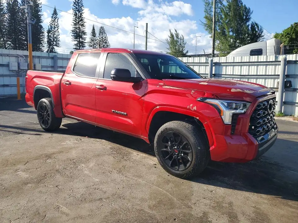 2025 TOYOTA TUNDRA SR5  