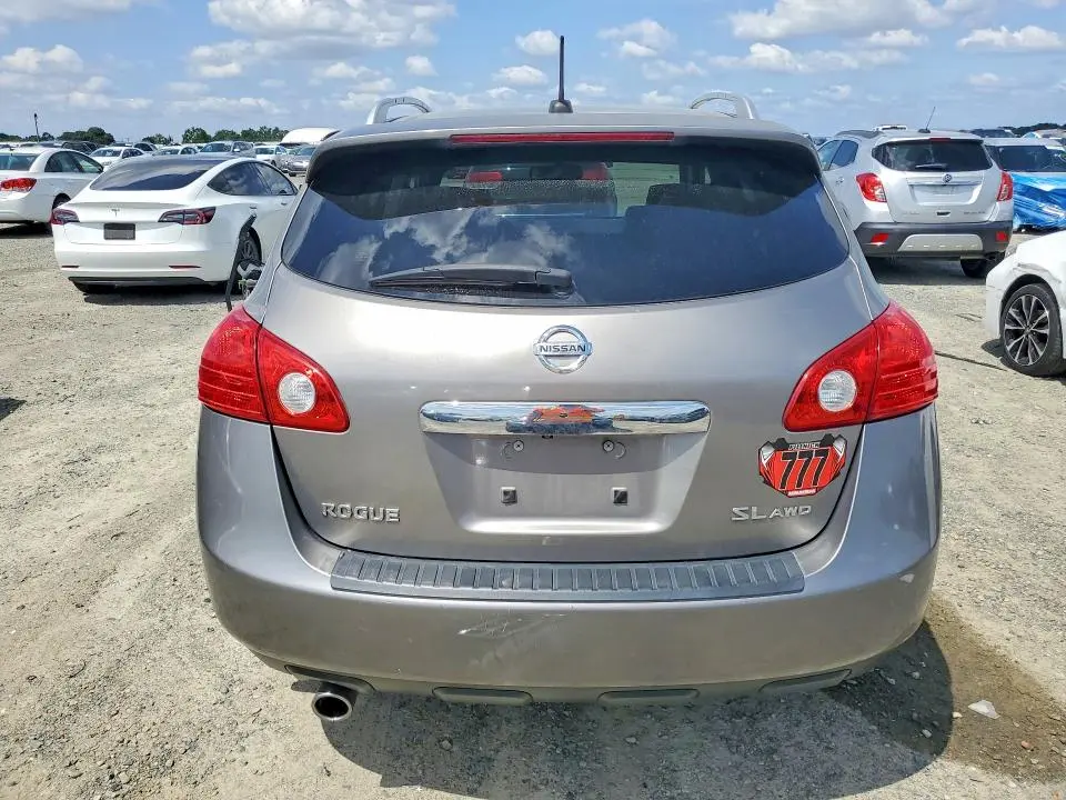 2011 NISSAN ROGUE S  