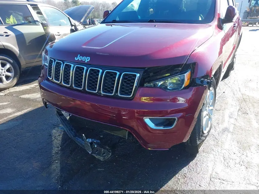 2019 JEEP GRAND CHEROKEE LAREDO E 4X2