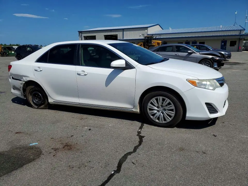 2013 TOYOTA CAMRY LE  