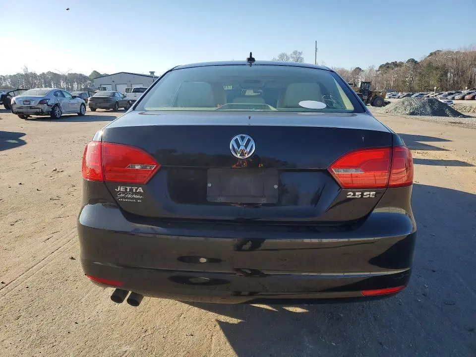 2013 VOLKSWAGEN JETTA SE  
