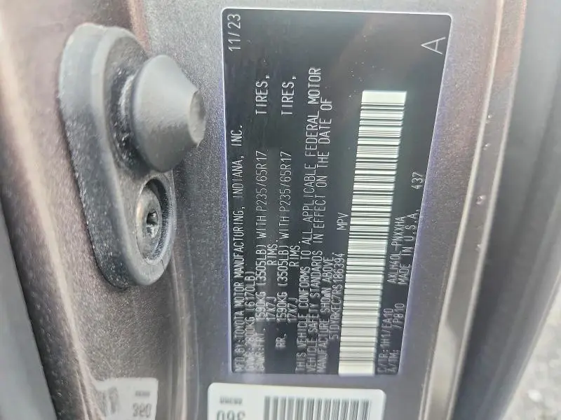 2024 TOYOTA SIENNA XLE  