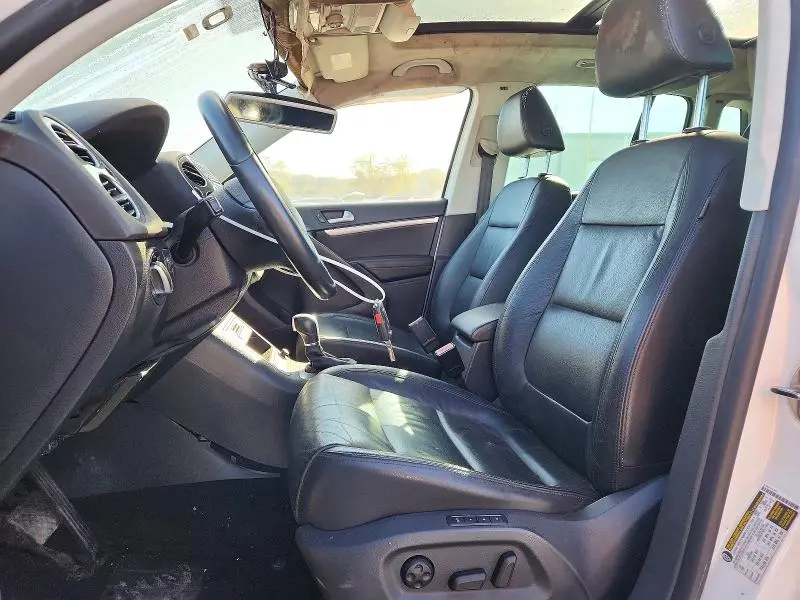 2013 VOLKSWAGEN TIGUAN S  