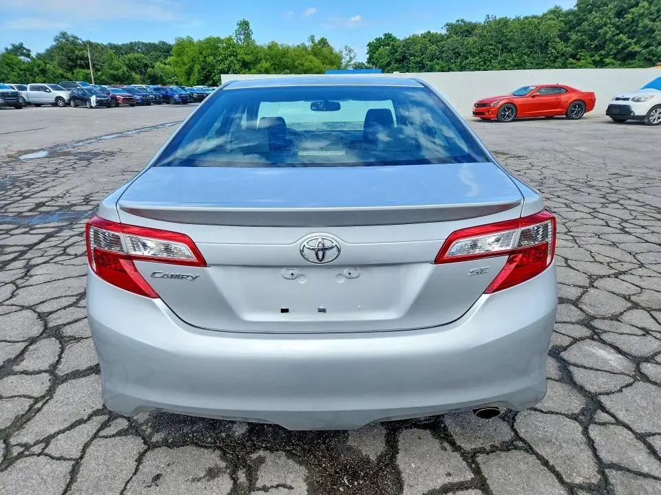 2012 TOYOTA CAMRY SE  