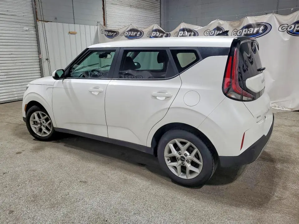 2023 KIA SOUL LX  