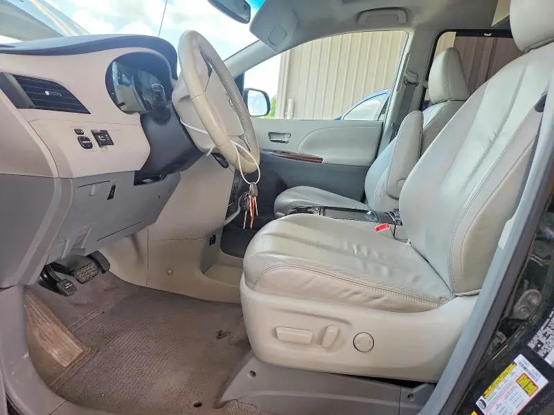 2011 TOYOTA SIENNA XLE 7-PASSENGER  