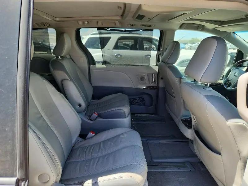 2011 TOYOTA SIENNA LIMITED 7-PASSENGER  