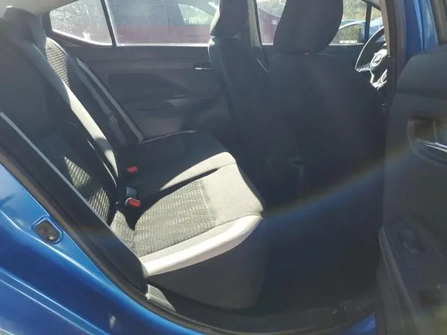 2022 NISSAN VERSA SV  