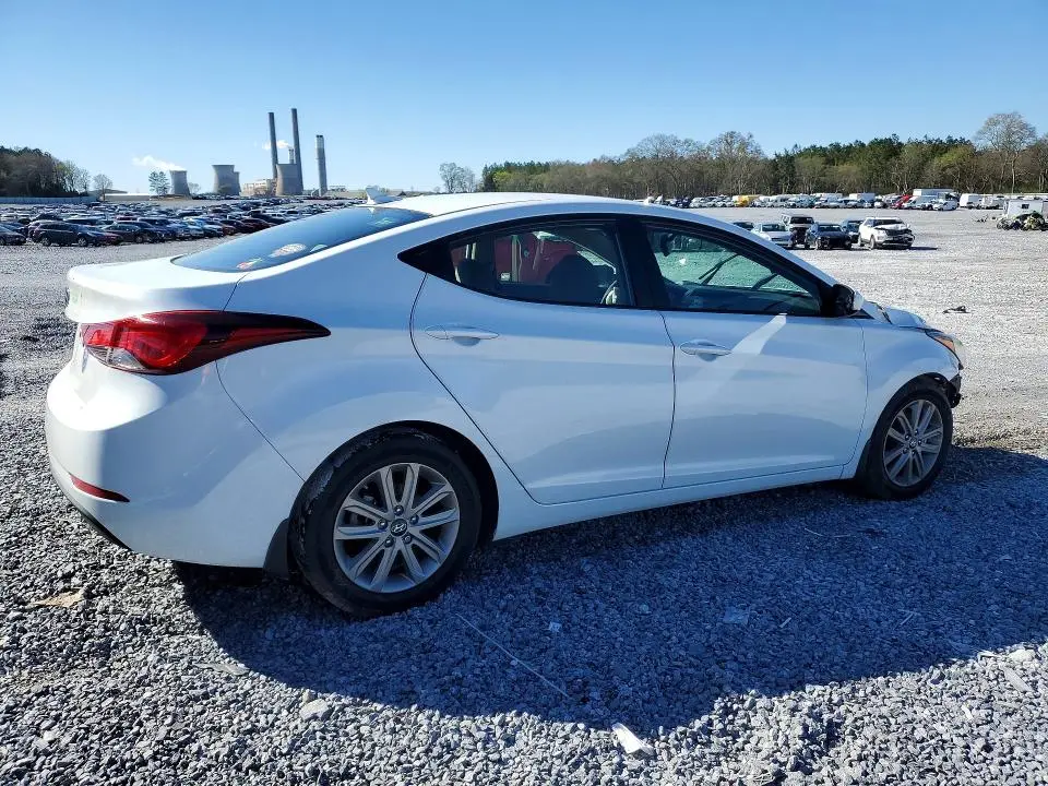 2015 HYUNDAI ELANTRA SE  