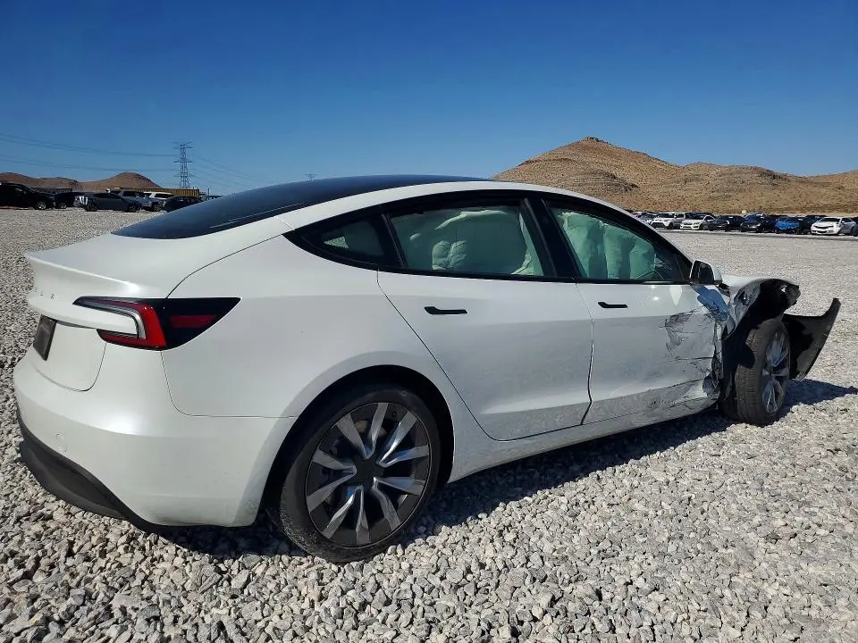 2024 TESLA MODEL 3   