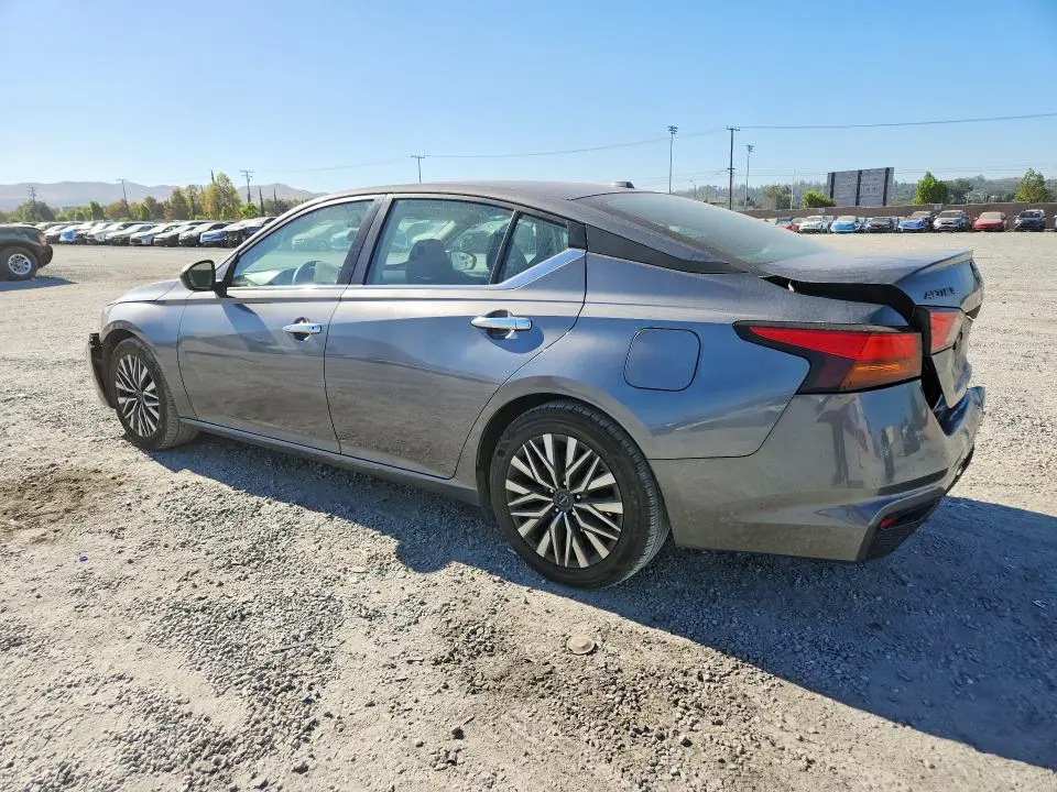 2024 NISSAN ALTIMA SV  