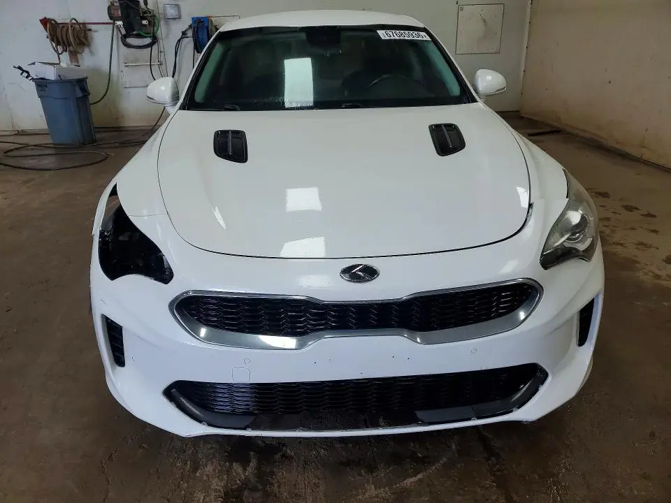 2018 KIA STINGER BASE  