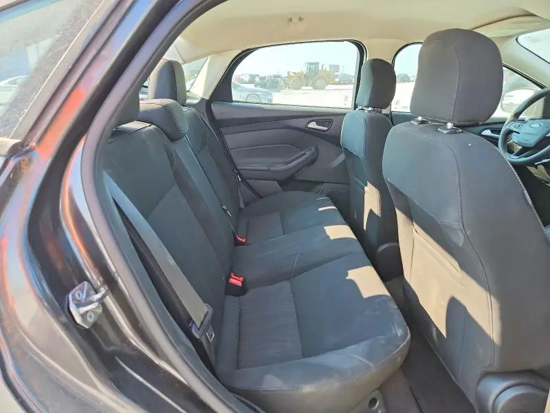 2017 FORD FOCUS SE  