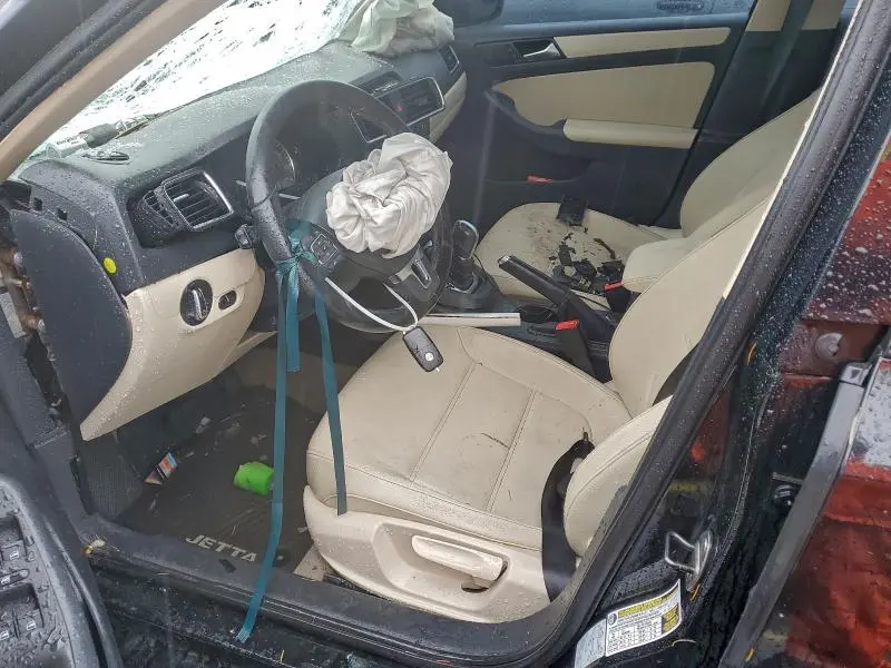 2012 VOLKSWAGEN JETTA SE  