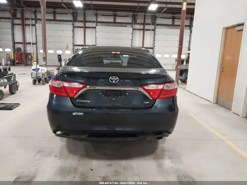 2015 TOYOTA CAMRY SE