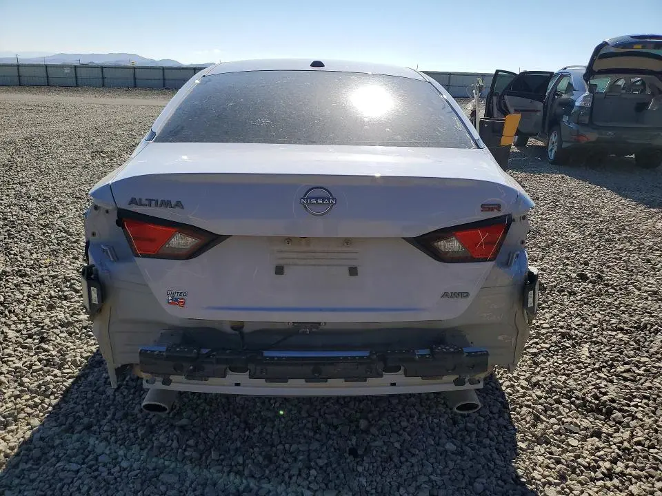 2024 NISSAN ALTIMA SR  